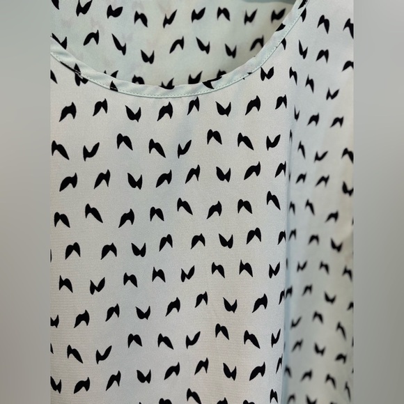 Pleione Light Green Sleeveless Blouse with Black Bird design - Picture 5 of 7